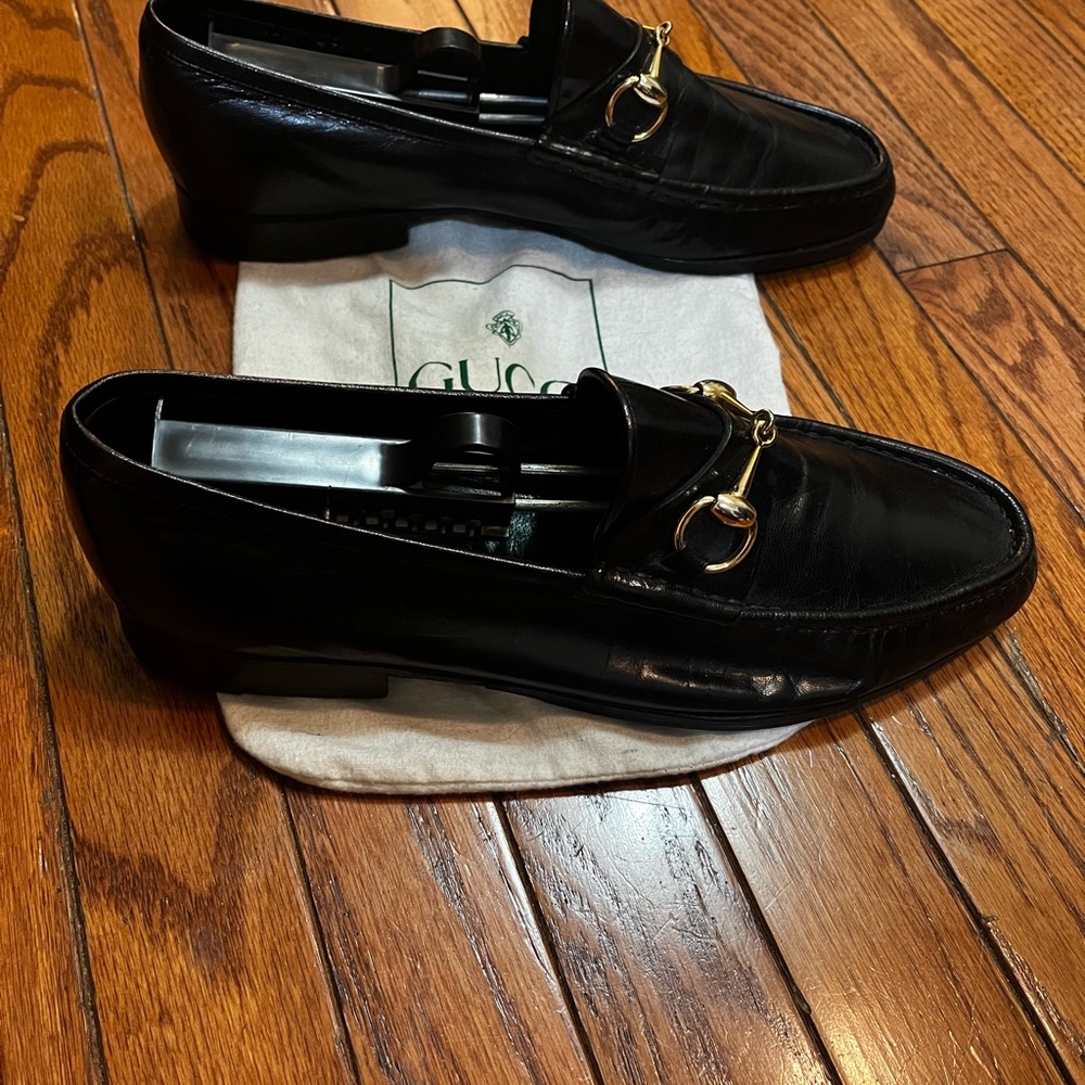 Gucci Black Leather Loafers with Gold Plated Buckles - Picture 2 of 7